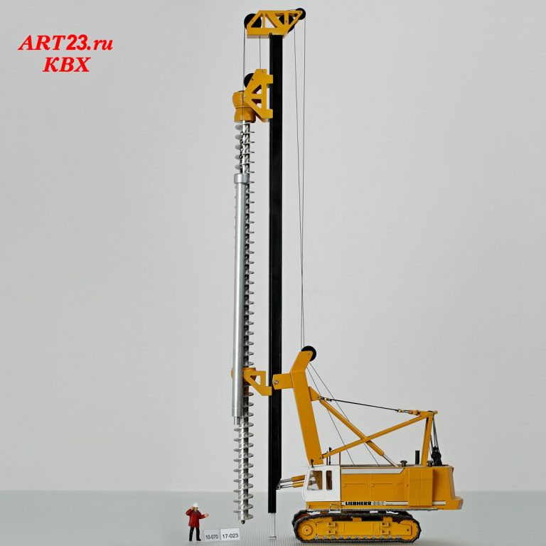 Liebherr HS 882 HD crawler hydraulic crane-excavator