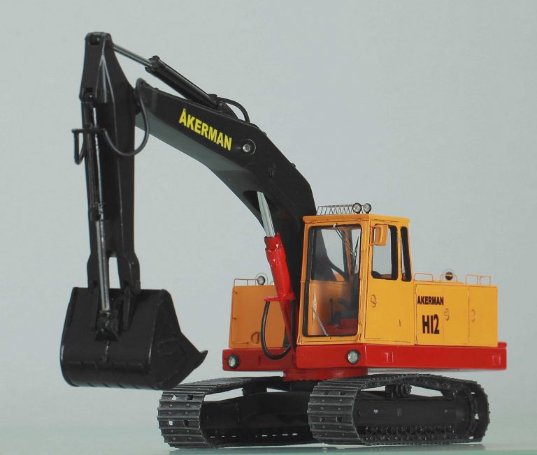 Akerman H12 crawler hydraulic excavator