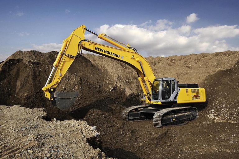 New Holland Kobelco E485B crawler hydraulic excavator