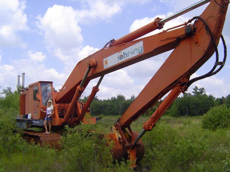 Koehring 666 crawler hydraulic excavator