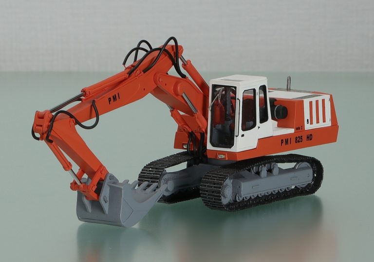 PMI, Padana Macchine Industriali, 825 HD Serie C crawler hydraulic excavator
