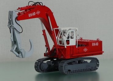 O&K RH40A crawler hydraulic mining shovel