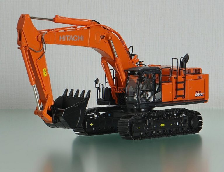 Hitachi ZX690LCH-6 crawler hydraulic excavator