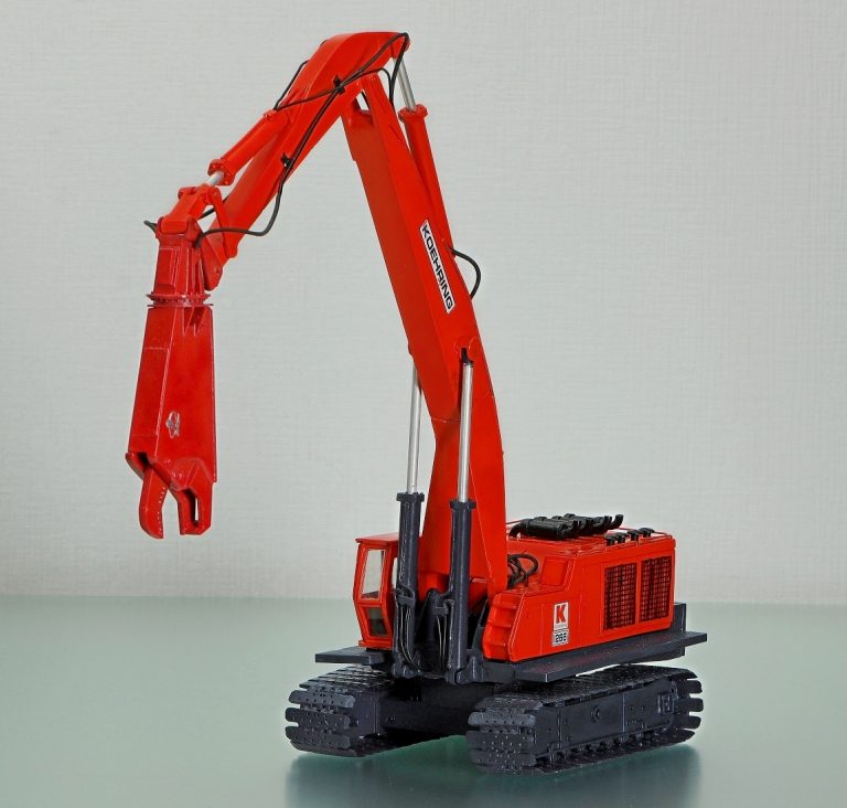 Koehring 1266D crawler hydraulic excavator
