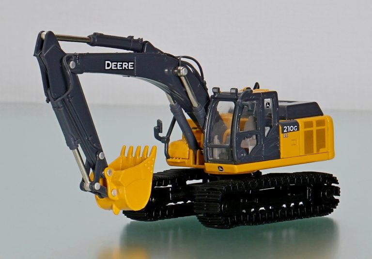 John Deere 210G LC crawler hydraulic excavator