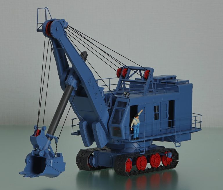Demag B335 crawler multi-motor electric excavator