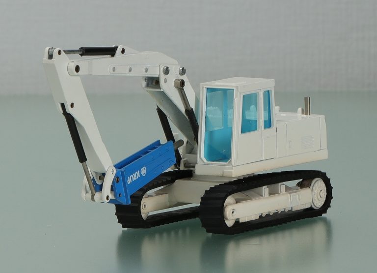 Eder R835B, Caterpillar 224B? crawler hydraulic excavator with hydraulic hammer Krupp HM600C