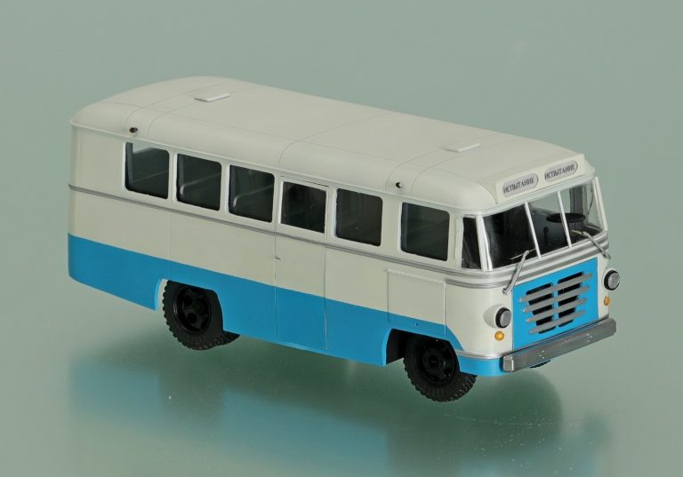 Кубань-62 автобус для культурного обслуживания населения на шасси ГАЗ 51А