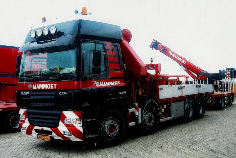 DAF CF 85 FAD 85.430 «Mammoet» long — wheelbase truck-area with crane Palfinger 74002 and trailer Draco ACS328