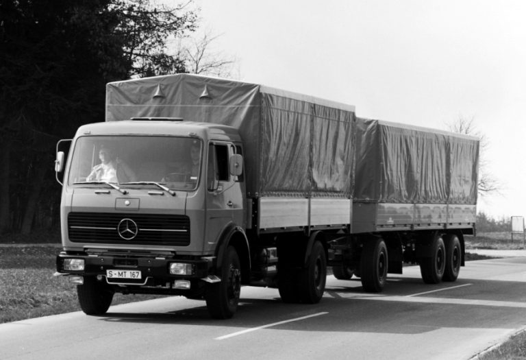 Mercedes-Benz NG, Neuen Generation, 1217 medium-duty flatbed truck