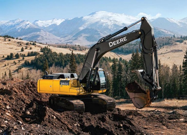 John Deere 470G LC crawler hydraulic excavator