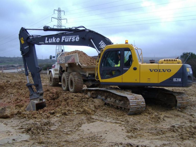 Volvo EC 210 crawler hydraulic excavator