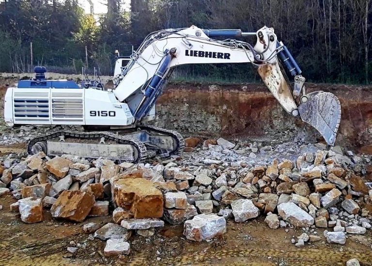 Liebherr R9150B career crawler hydraulic excavator