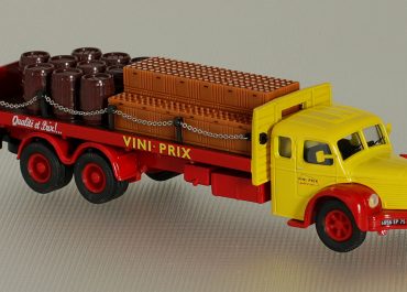 Berliet GLR8 «Vini Prix» cargo platform on long chassis