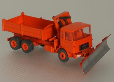 MAN F8 26.256FKL dump truck utility service with manipulator crane Atlas
