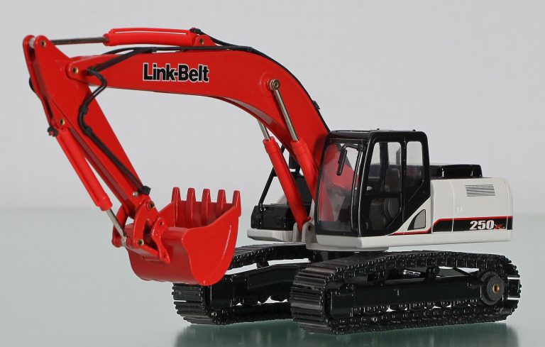 Link-Belt 250 X3/Case CX240B crawler hydraulic excavator