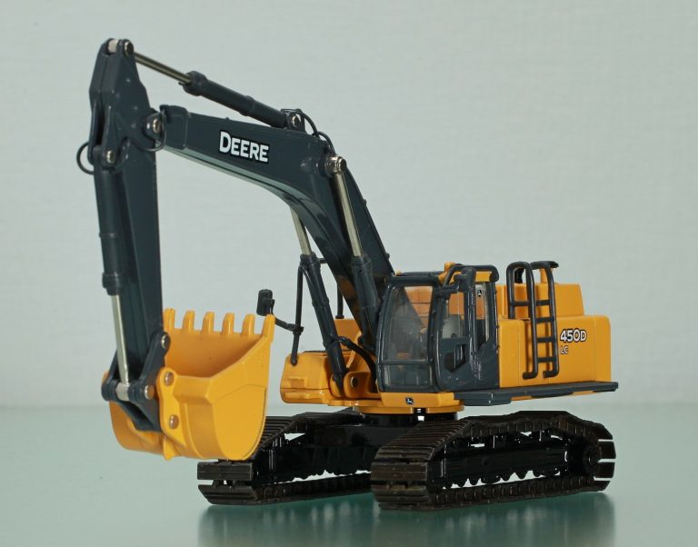 John Deere 450D LC, Hitachi 450 Zaxis, crawler hydraulic excavator