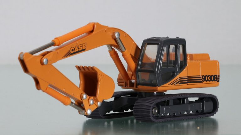 Case 9030B crawler hydraulic excavator