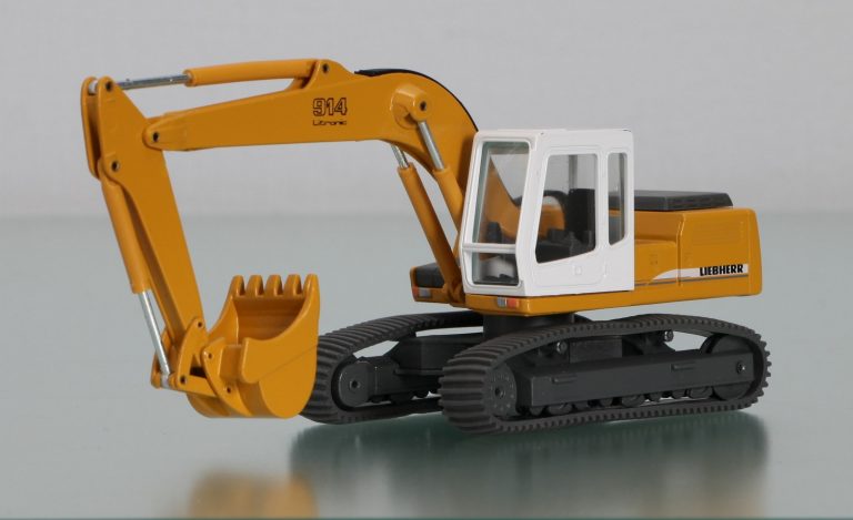 Liebherr R914 HDSL Litronic crawler hydraulic excavator