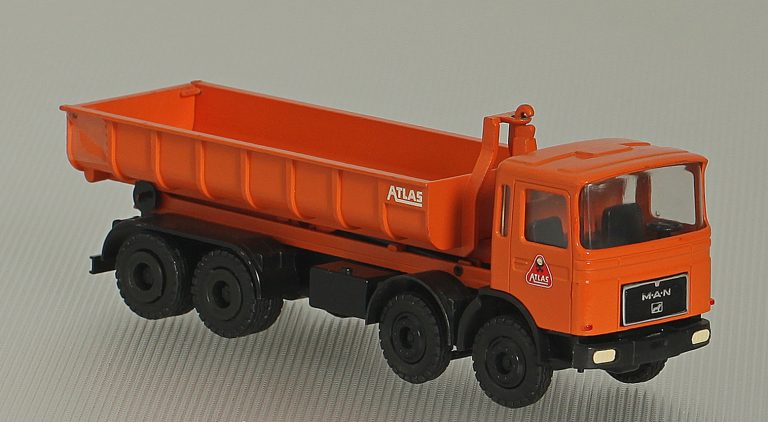 MAN F8 32.361 truck with equipment Atlas
