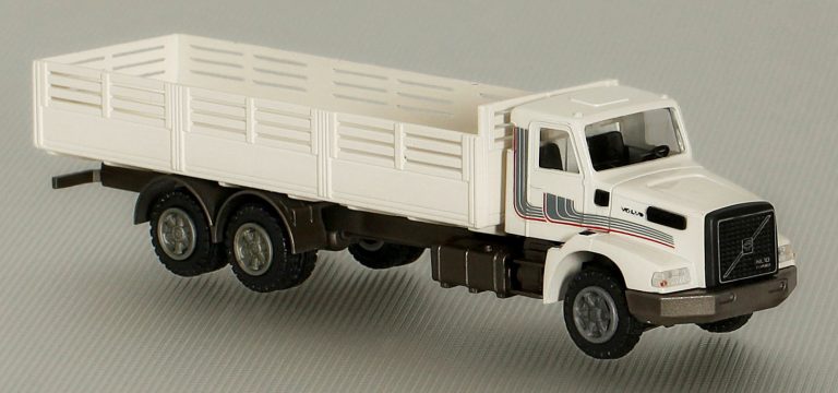 Volvo NL10-320 Turbo flatbed long — wheelbase truck