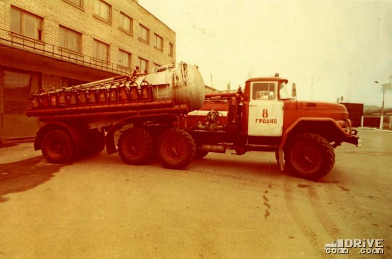 АБЕ пожарная автоцистерна большой емкости для доставки воды из тягача Урал-44202