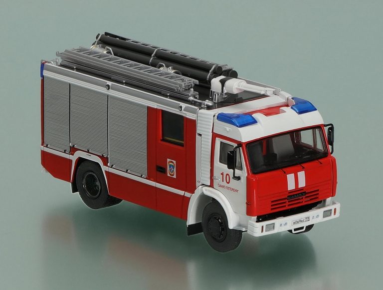 АЦ 3,2-40/4 (43253) пожарная автоцистерна на шасси КамАЗ-43253, насос Rosenbauer NH