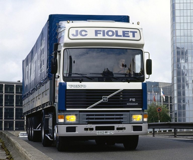 Volvo F 10-320 Intercooler Eurotrotter with 2-Axle trailer — road train with vans Schmitz Cargobull