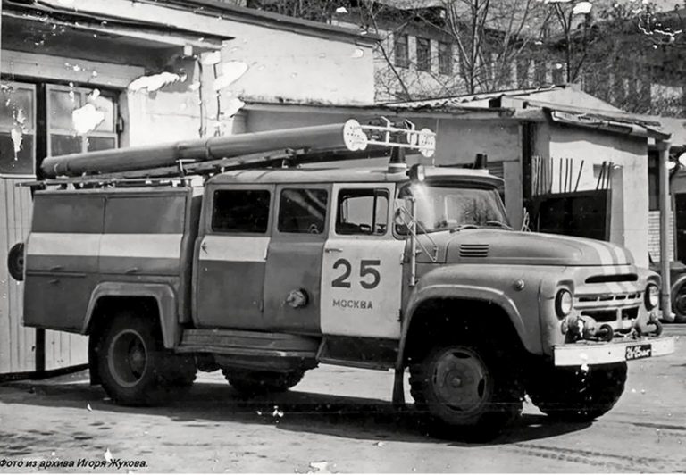 АНР-40(130Е)-127А пожарный насосно-рукавный автомобиль на шасси ЗиЛ-130