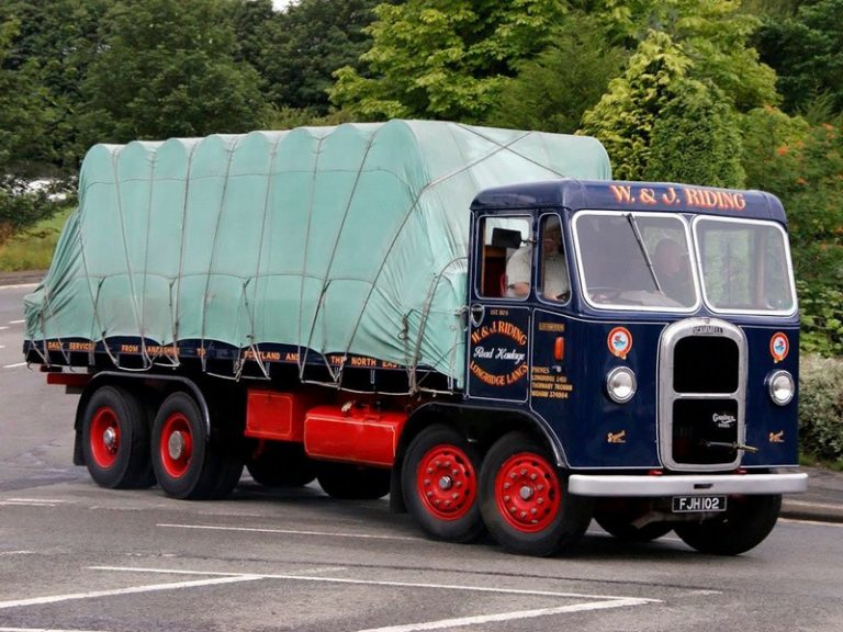 Scammell Rigid Eight, R8, «British Road Services» truck with open platform