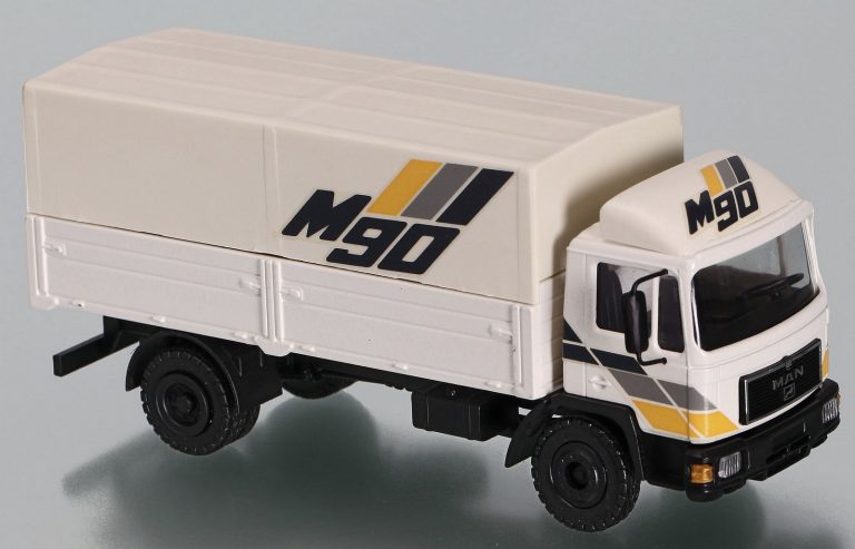 MAN M90 FL medium-duty flatbed truck