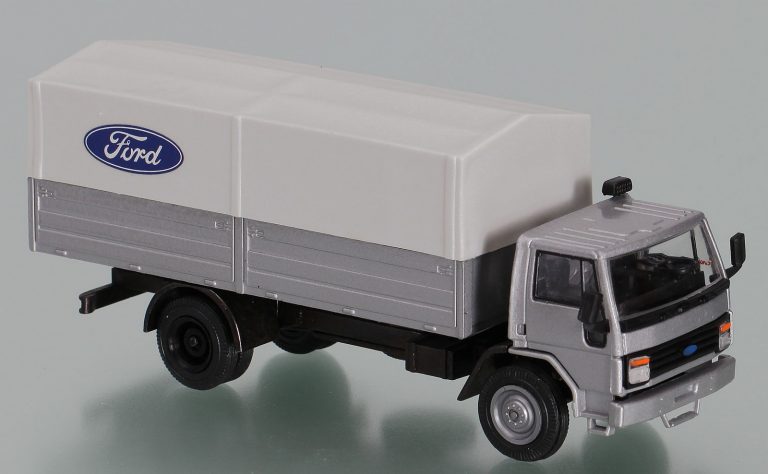 Ford Cargo flatbed medium-duty truck