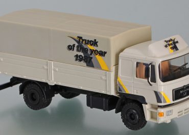 MAN F 90 19.362 FL flatbed truck