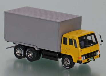 Mitsubishi Fuso The Great FV cargo car with van