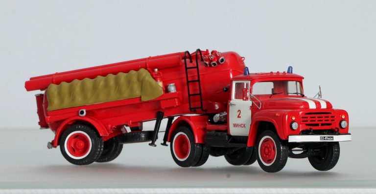 АВ-6(130В1) пожарный автомобиль воздушно-пенного тушения на базе переоборудованного цементовоза С-853 с седельным тягачом ЗиЛ-130В1-76