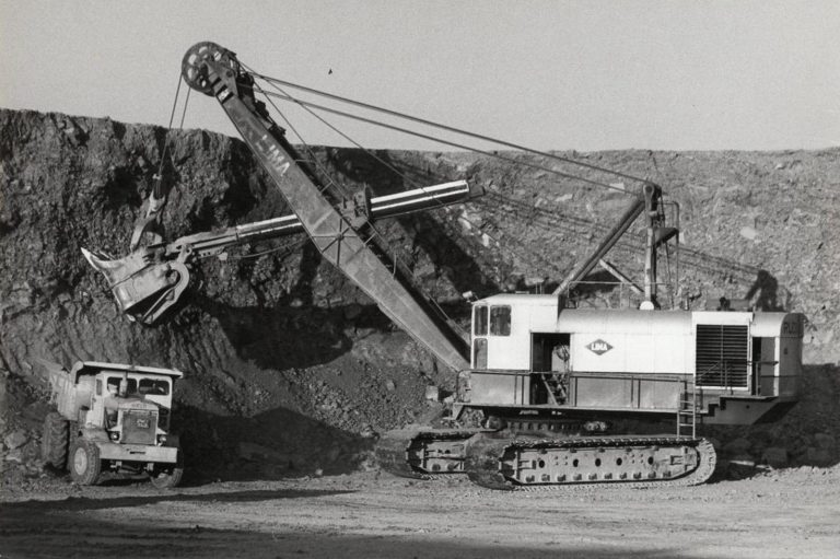Lima 2400B mining crawler cable excavator