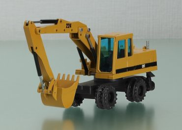 Caterpillar 224B, Eder M835B, Wheeled Hydraulic excavator