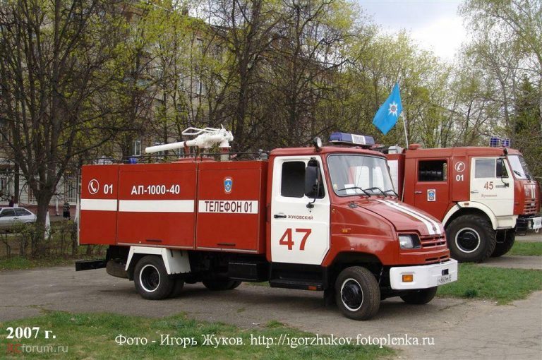 АП 1000-40 (З-5301) пожарный автомобиль порошкового тушения для тушения сложных пожаров в городских условиях на шасси ЗиЛ-5301БО