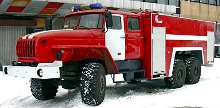 АЦ-8,0-40(4320)-Б пожарная автоцистерна на шасси Урал-4320