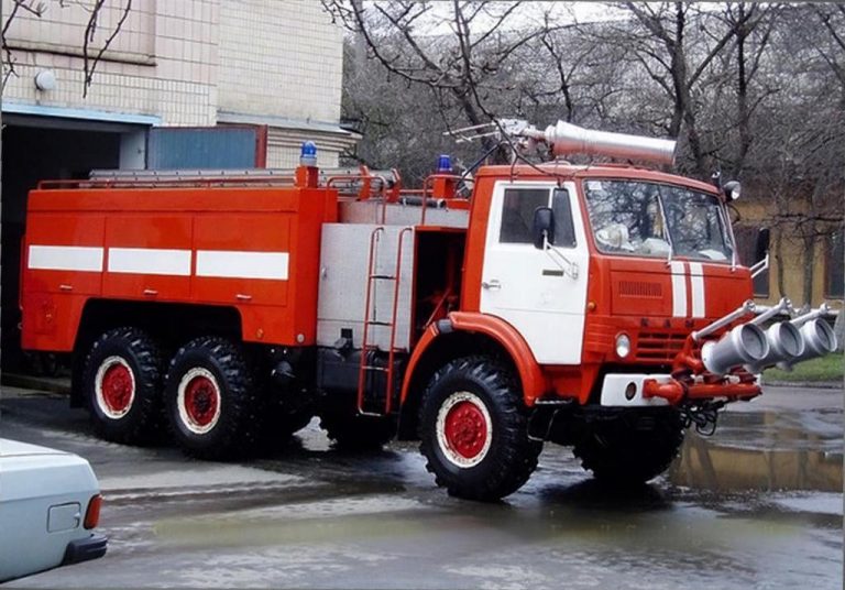 АА-40(43105)-189 аэродромный пожарный автомобиль на шасси КамАЗ-43105