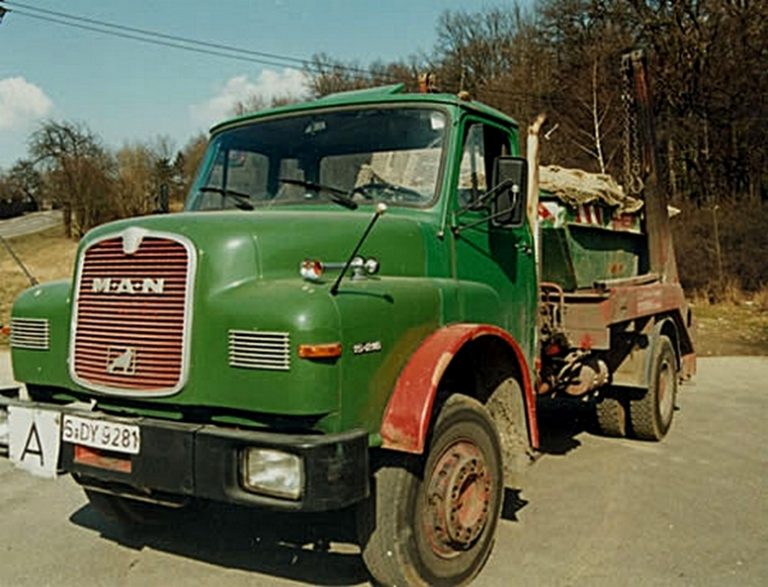 MAN 15.200 HAK «Renner Containerdienst» truck with equipment Atlas