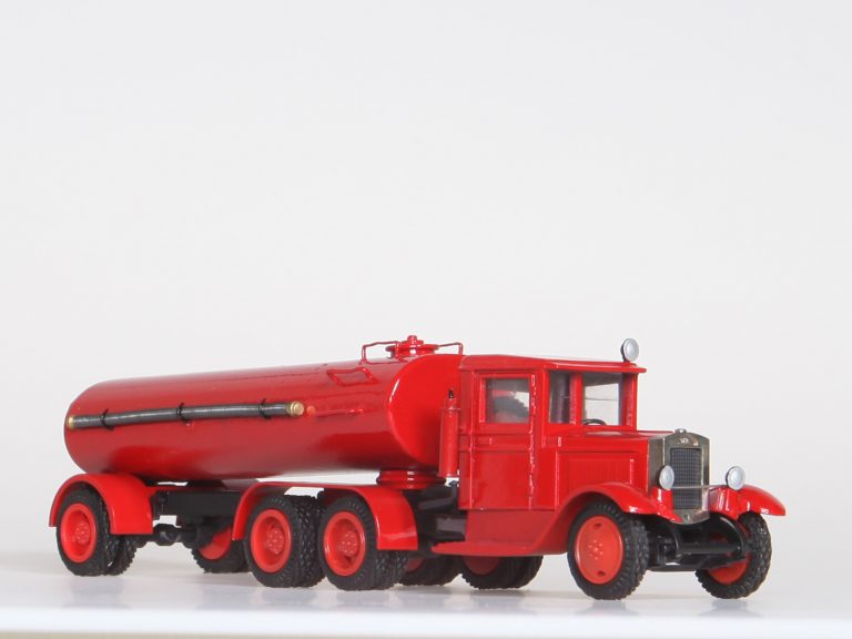 Пожарная автоцистерна с седельным тягачом ЗиС-6