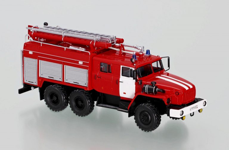 АЦ-4,0-40 (5557)-9ВР пожарная автоцистерна на шасси Урал-5557