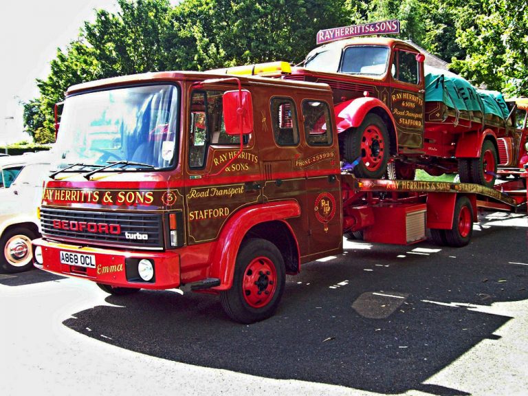 Bedford TL Turbo Beavertail «Ray Herritts & Sons» tow truck