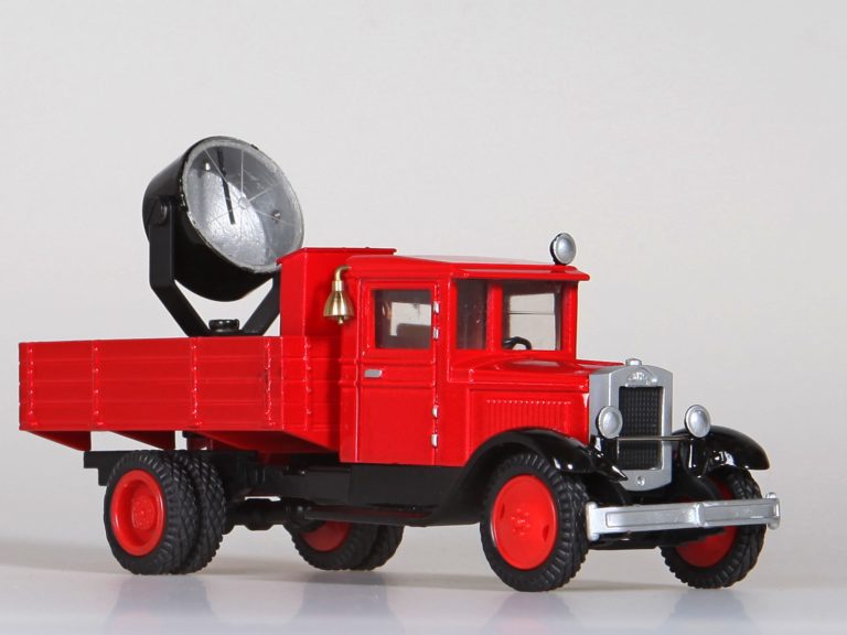 Пожарный автомобиль ЗиС-5 с прожектором