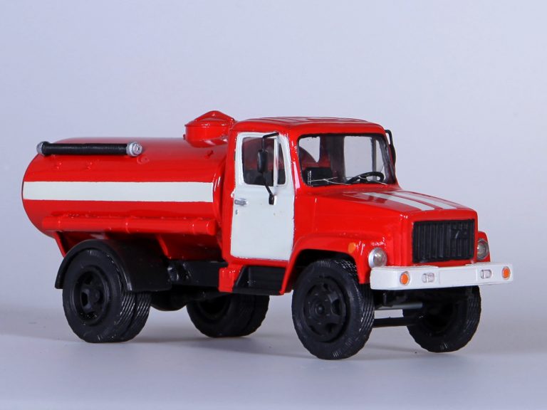 Упрощенная пожарная автоцистерна переделанная из бензовоза на шасси ГАЗ-3307