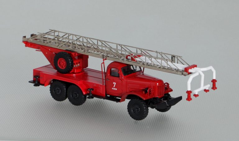 Пожарный пеноподъёмник на базе узлов автолестниц на шасси ЗиЛ-157К