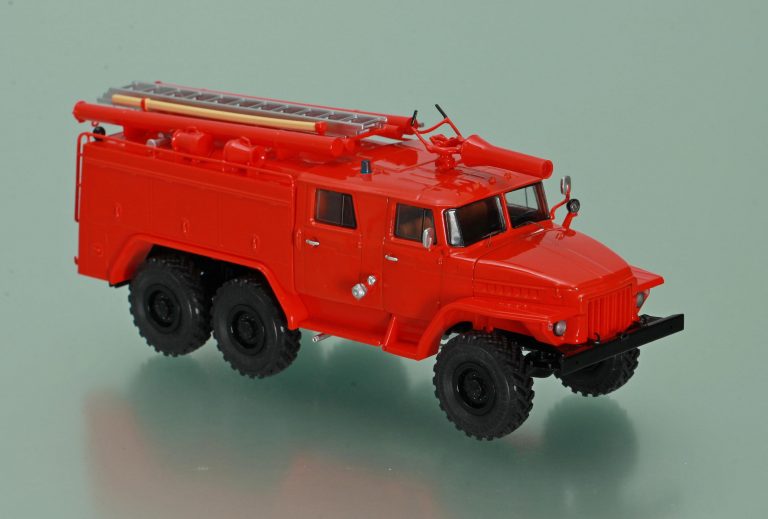АЦ-40(375Н)-Ц-1А модель ПМ-102А пожарная автоцистерна на шасси Урал-375Н
