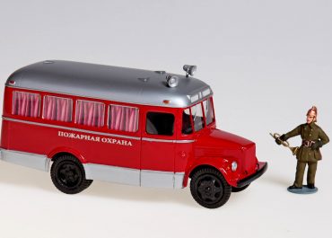 Пожарный агитационный автомобиль для проведения разъяснительной работы по противопожарным мероприятиям среди населения на базе 3-дверного автобуса КАвЗ-651А