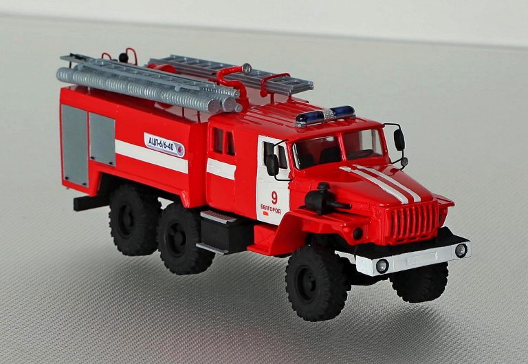 АЦП-6/6-40 пожарная автоцистерна на шасси Урал-5557
